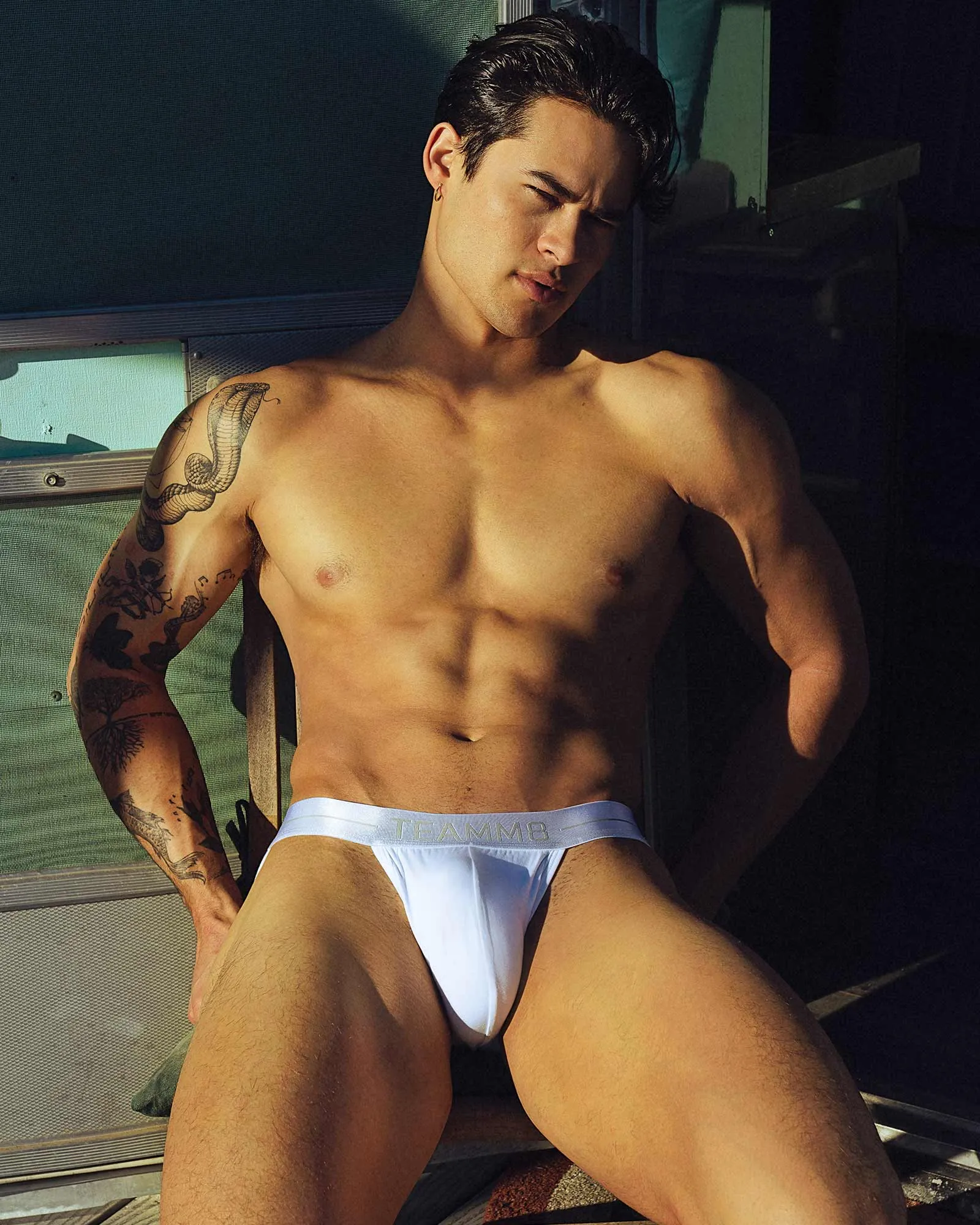 Teamm8 Icon Sport brief modal white